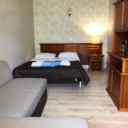 לינה וארוחת בוקר Arenia -filia Kompleksu Arena Slonca 3*