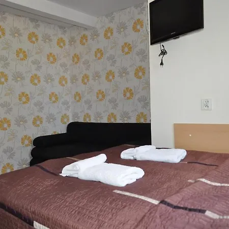 Arenia -filia Kompleksu Arena Slonca B&B 웨바