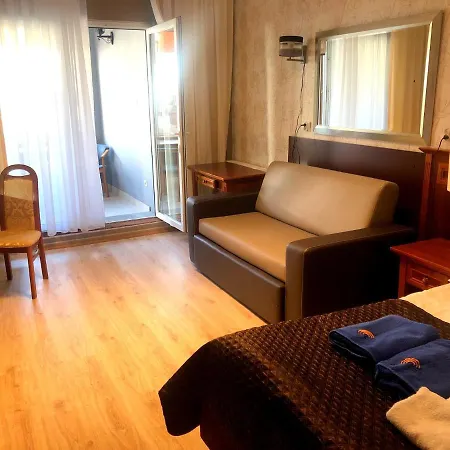 לינה וארוחת בוקר Arenia -filia Kompleksu Arena Slonca 3*