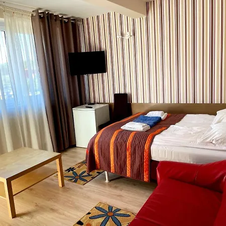 Arenia -filia Kompleksu Arena Slonca B&B 웨바
