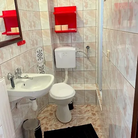 Arenia -filia Kompleksu Arena Slonca לינה וארוחת בוקר