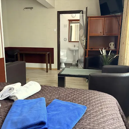 Arenia -filia Kompleksu Arena Slonca לינה וארוחת בוקר