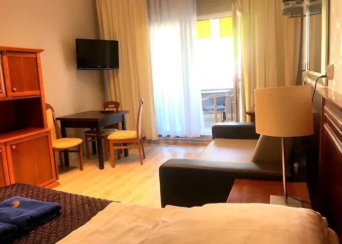 Nocleg ze śniadaniem Arenia -filia Kompleksu Arena Słońca 3*